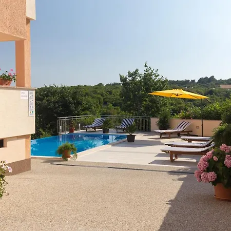 Apartamento With Pool Ivana Krk