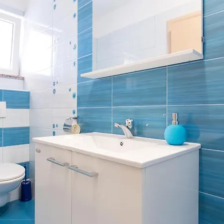 Apartamento With Pool Ivana Krk