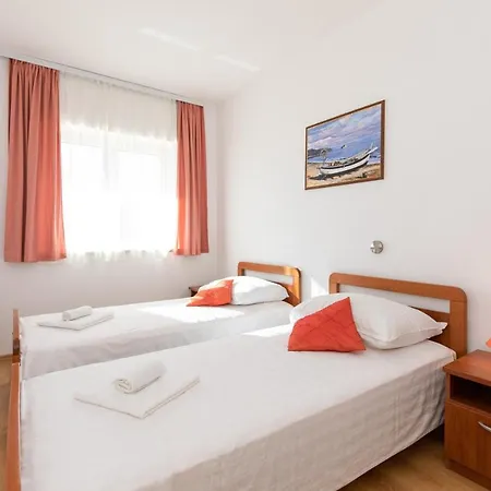 With Pool Ivana Krk