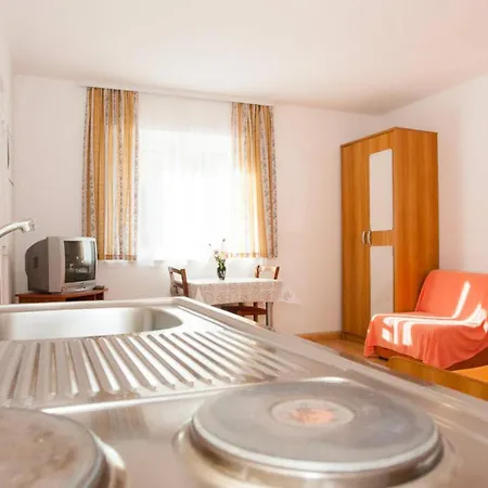 Apartamento With Pool Ivana Krk *