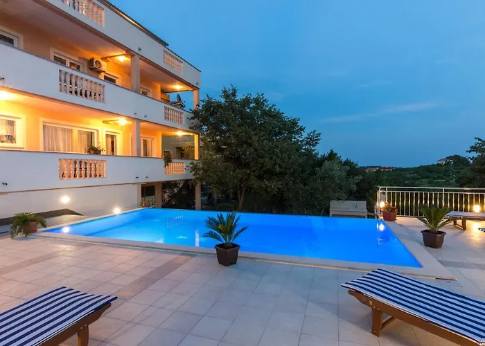 Apartman With Pool Ivana Krk