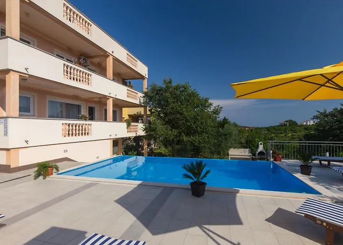 With Pool Ivana Krk Apartman