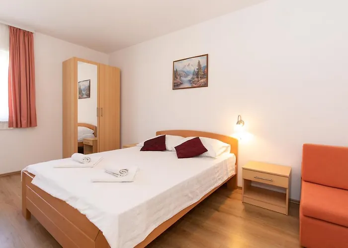 With Pool Ivana Krk *