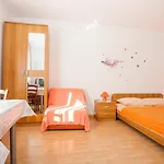 With Pool Ivana Krk Apartman Krk Town
