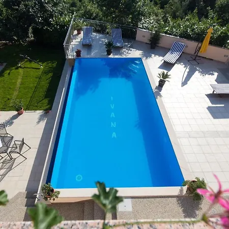 公寓 With Pool Ivana Krk 克尔克